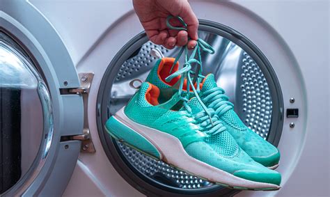 how to wash and dry sneakers